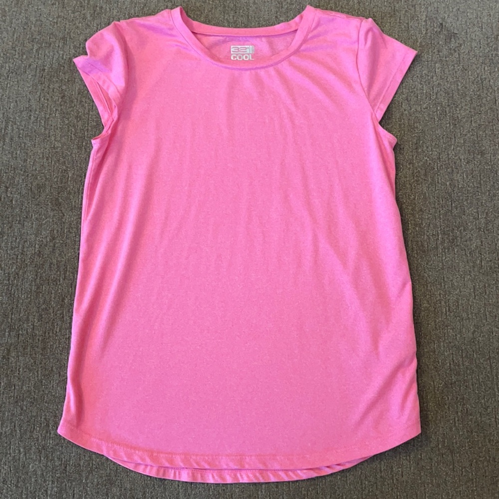 🌻3/$15 girls 14/16 32 degree COOL shirt shirt sleeves. PINK SOFT barley warn